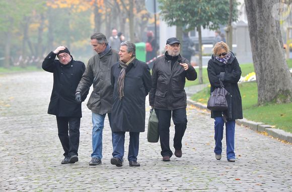 Michel Blanc, Thierry Lhermitte, Christian Clavier, Gerard Jugnot et Marie-Anne Chazel - Exclusif - Inhumation definitive de Tsilla Chelton alias 'Tatie Danielle' suite a son deces en date du 15/07/2012 au cimetiere du Pere Lachaise a Paris le 16 Novembre 2012.  
VEEREN / BESTIMAGE