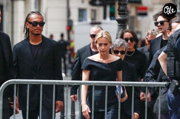 Audrey Crespo-Mara et ses fils Sekou et Lamine aux obsèques de Thierry Ardisson en l'église Saint-Roch de Paris, France, le 17 juillet 2025. © Clovis-Jacovides/Bestimage