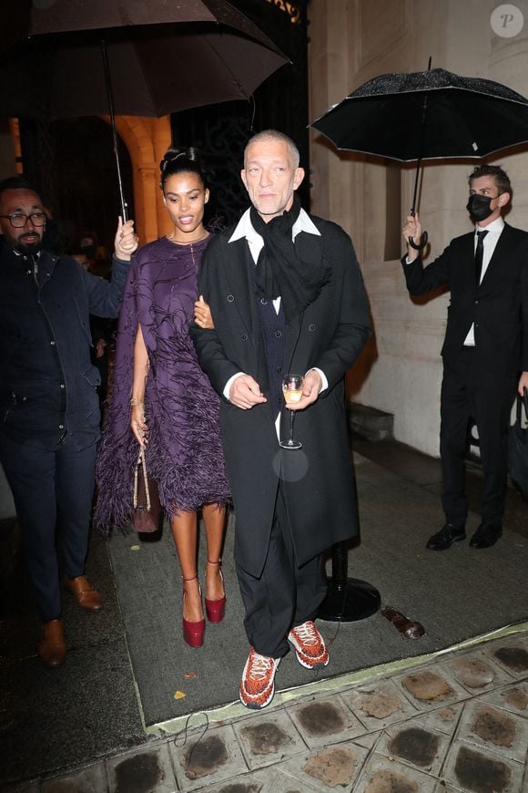 Vincent Cassel et Tina Kunakey à la soirée "Vogue Paris fête ses 100 ans" au Palais Galliera lors de la Fashion Week printemps/été 2022 de Paris, France, le 1er octobre 2021. © Tiziano Da Silva-Pierre Perusseau/Bestimage