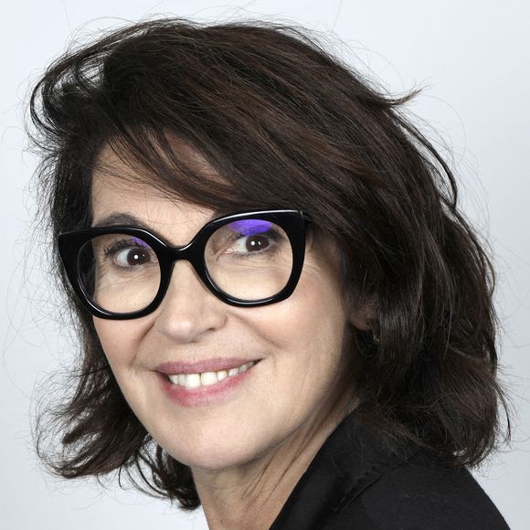 Zabou Breitman est une actrice discrète, mais qui a su, depuis ses débuts à la télévision dans "Récré A2", puis au cinéma, s'imposer dans le cœur des Français.

Portrait de Zabou Breitman lors de l'enregistrement de l'émission "Chez Jordan de Luxe" à Paris. © Cédric Perrin / Bestimage