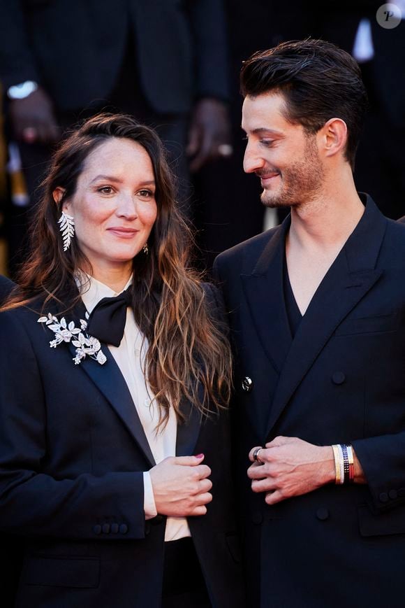 Anais Demoustier (enceinte), Pierre Niney - Montée des marches du film « Le comte de Monte-Cristo » lors du 77ème Festival International du Film de Cannes, au Palais des Festivals à Cannes. Le 22 mai 2024
© Jacovides-Moreau / Bestimage