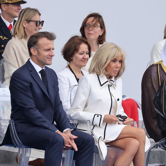 En parallèle, le couple présidentiel a déjà acquis une nouvelle villa de 290 m² avec vue sur mer.

Le président Emmanuel Macron, Brigitte Macron - Cérémonie du 145ème défilé militaire du 14 juillet, jour de la Fête Nationale, avenue des Champs-Elysées à Paris.
© Dominique Jacovides / Bestimage