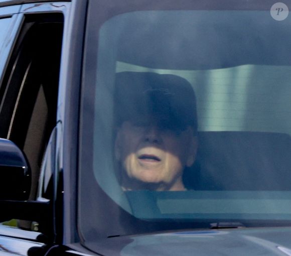 Désormais, c'est son adorable clan recomposé qui donne de ses nouvelles. 

Studio City, CA - EXCLUSIF - Bruce Willis a été aperçu en train de faire du cheval pendant une heure de route pittoresque à travers Studio City par un après-midi ensoleillé (Backgrid USA / Bestimage).