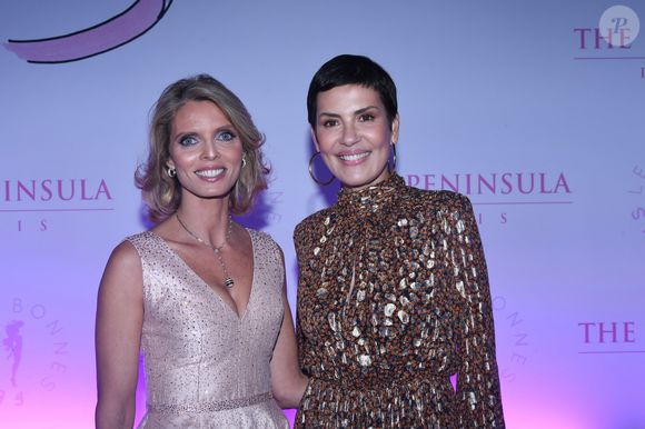 Sylvie Tellier, Cristina Cordula - Soirée de gala du 10ème anniversaire de l’association "Les Bonnes Fées" à l’Hôtel The Peninsula Paris le 8 octobre 2025. The Peninsula Paris renouvelle son soutien dans la campagne Octobre Rose au côté de l’artiste G.Sardin.  © Rachid Bellak/Bestimage