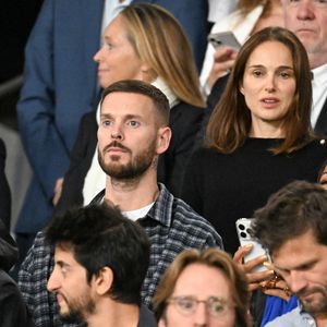 Natalie Portman et son fils Aleph, Christina Milian et son mari M. Pokora (Matt Pokora), Mathieu Vergne et sa femme Ophélie Meunier, Kamel Isker, Alexis Michalik - Célébrités dans les tribunes lors du match de qualification pour la Coupe du Monde 2026 entre la France et l'Islande (2-1) au Parc des Princes à Paris le 9 septembre 2025. © Lionel Urman/Bestimage