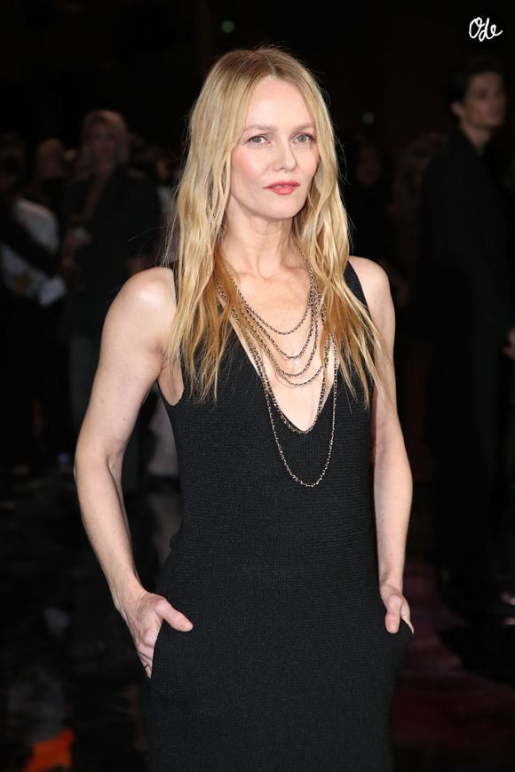 Vanessa Paradis - Célébrités au Défilé Chanel, Collections Prêt-à-porter Printemps / Eté 2026, dans le cadre de la Fashion Week de Paris. Au Grand Palais à Paris, France, le 06 Octobre 2025. 

© Bertrand Rindoff / Bestimage
