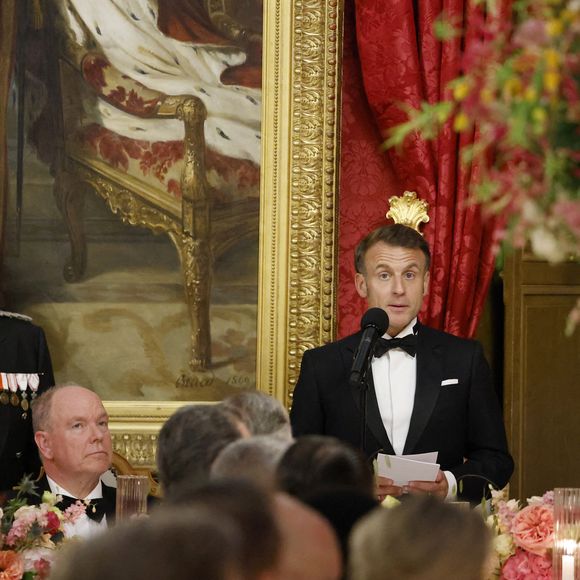 La princesse Charlène de Monaco, Le prince Albert II de Monaco, Le président Emmanuel Macron, La princesse Caroline de Hanovre lors du dîner d'état au palais princier dans le cadre de la visite d'État de deux jours du couple présidentiel français à Monaco avant l'Unoc3 le 7 juin 2025.
© Ludovic Marin / Pool / Bestimage