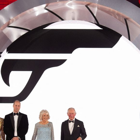 En tant que président des Bafta, le prince assiste régulièrement à des événements liés au cinéma : on se souvient notamment de la présence de l'héritier lors de l'avant-première mondiale de "James Bond", en 2021.

Le prince William, duc de Cambridge, Catherine Kate Middleton, duchesse de Cambridge, Camilla Parker Bowles, duchesse de Cornouailles, le prince Charles, prince de Galles lors de l'avant-première mondiale du film "James Bond - Mourir peut attendre (No Time to Die)" au Royal Albert Hall à Londres le 28 septembre 2021. Action Press / Bestimage