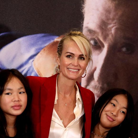 Laeticia Hallyday et ses filles Joy et Jade - Projection au Grand Rex à Paris des documentaires "Johnny USA" et "A nos promesses" à l'occasion de la Journée Spéciale Johnny, son rêve américain. Le 21 octobre 2020
© Jacovides-Moreau / Bestimage