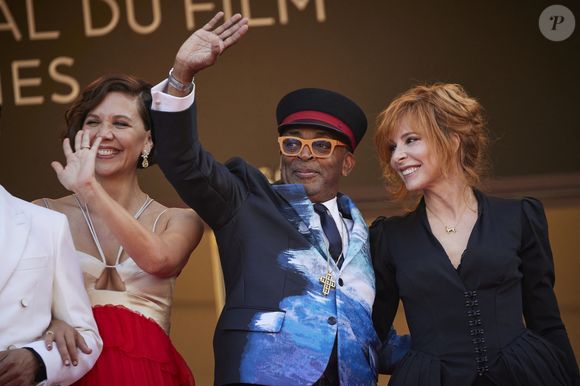 Maggie Gyllenhaal, Spike Lee, Mylène Farmer - Montée des marches du film « OSS 117 : Alerte rouge en Afrique Noire » lors du 74ème Festival International du Film de Cannes. Le 17 juillet 2021
© Borde-Jacovides-Moreau / Bestimage