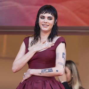 Cara Delevingne - Montée des marches du film "The history of sound" lors du 78ème Festival International du Film de Cannes, au Palais des Festivals à Cannes. Le 21 mai 2025. © Jacovides-Moreau / Bestimage