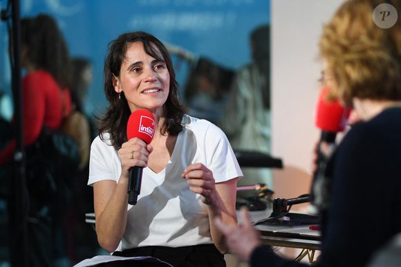 Dès la prochaine saison, Sonia Devillers sera remplacée par une figure de BFMTV

Sonia Devillers lors du "Festival du Livre de Paris", qui se tient du 21 au 23 avril 2023 au ‎Grand Palais Ephémère, le 22 avril 2023.

Photo : Lionel Urman / Panoramic / Bestimage