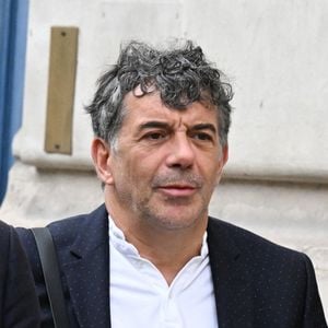 Exclusif - Stéphane Plaza arrive à la Maison de la Chimie à Paris avec ses avocats pour donner une conférence de presse le 5 juin 2025.