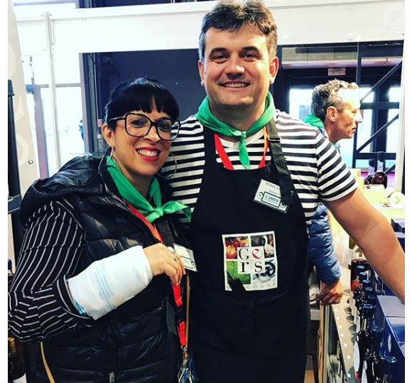 Le couple emblématique de M6 croule en effet sous d'énormes dettes agricoles.

Pierre et Frédérique de "L'amour est dans le pré" au Salon de l'agriculture - Instagram