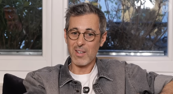 Il n’a pas eu de chien durant sa jeunesse et n’a découvert l’univers canin qu’à l’âge adulte.

Michael Goldman sur Youtube