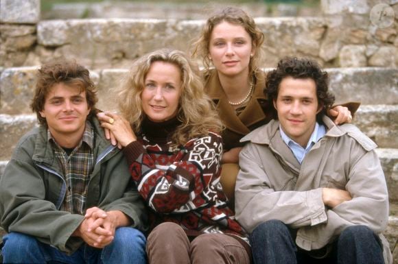 Cédric Spilthooren, Brigitte Fossey, Marie Adam et Stanislas Carre de Malberg ("Le château des oliviers") le 19 mai 1993. © Jean-Jacques Descamps via Bestimage