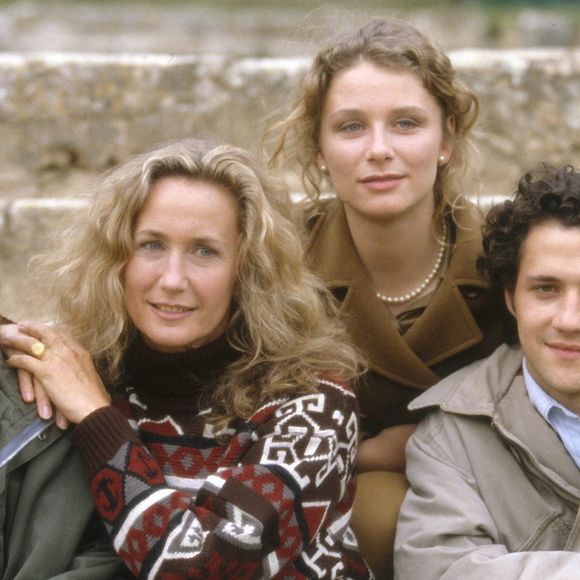Cédric Spilthooren, Brigitte Fossey, Marie Adam et Stanislas Carre de Malberg ("Le château des oliviers") le 19 mai 1993. © Jean-Jacques Descamps via Bestimage
