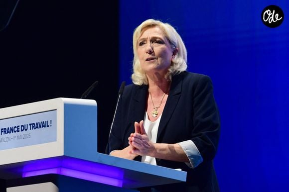 Rencontre de Marine Le Pen du Rassemblement National lors de la fête de la Nation dans la ville de Mâcon le vendredi 1er mai 2026. © Romain Doucelin/Bestimage