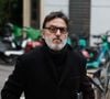 Ce dimanche 30 mars 2025 sur les ondes de Radio J comme l'a rapporté le JDD, c'est l'acteur et réalisateur Yvan Attal - interrogé à son sujet - qui a affirmé qu'il était prêt à lui tendre la main malgré le scandale.
Yvan Attal - Arrivées aux obsèques de Niels Arestrup à l'Église Saint-Roch à Paris. Le 10 décembre 2024 © Christophe Clovis / Bestimage