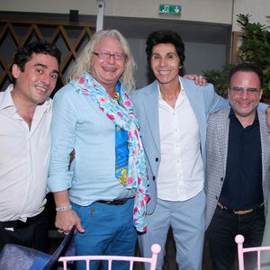 Exclusif - Pierre-Jean Chalençon, Jean-Luc Lahaye, Fabien Chalard (Patron de L'etablissement), Sylvie Ortega Munos, guest - Vin d'honneur du mariage de Jean-Luc Lahaye et Paola au restaurant festif et bar à cocktails "Frivole, 8 rue Jean Goujon à Paris. 
Le chanteur de 72 ans a passé la bague au doigt de sa jeune amoureuse Paola Aubin (32 ans) qu'il fréquente officiellement depuis 2018 à la mairie du 18ème arrondissement de Paris . © Philippe Baldini/ Bestimage