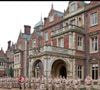 Ce manoir du Norfolk peut héberger un grand nombre de personnes, parfait donc pour cette grande famille

Remise des décorations par Charles III à Sandringham