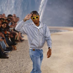 Le créateur de mode Pharrell Williams - Défilé de mode Louis Vuitton Prêt à Porter Collection Homme Printemps/Été 2027 lors de la Fashion Week de Paris, à la Cité Internationale Universitaire de Paris, France, le 23 juin 2026. © Bestimage