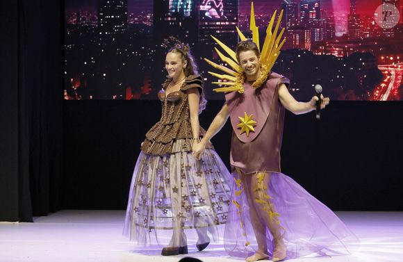Manon Pasquier - Pour célébrer ses 30 ans, le Salon du Chocolat de Paris réinvente son mythique défilé de robes en chocolat autour d’une thématique inédite : la Comédie Musicale, à Paris mardi 28 octobre 2025. © Christophe Aubert via Bestimage