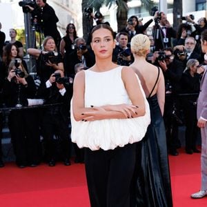 Adèle Exarchopoulos - Montée des marches du film " La bataille de Gaulle : L'âge de fer " lors du 79ème Festival International du Film de Cannes, le 20 mai 2026. © Jacovides-Moreau / Bestimage
