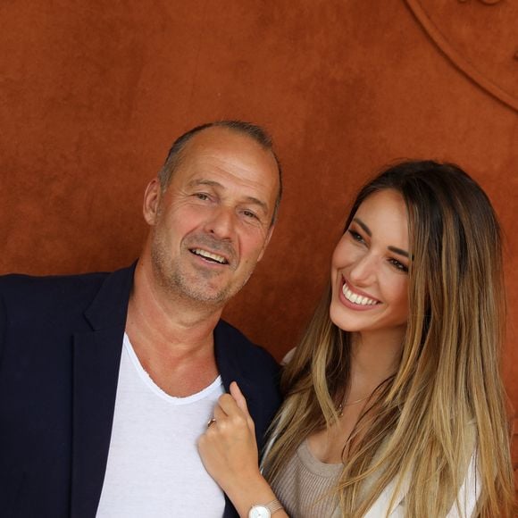 Roger Erhart et sa compagne Delphine Wespiser, Miss France 2012 au village (jour 10) lors des Internationaux de France de Tennis de Roland Garros 2022 à Paris, France, le 31 mai 2022. © Dominique Jacovides/Bestimage