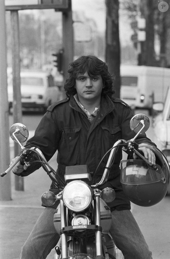Archives - Rendez-vous avec Daniel Balavoine sur sa moto à Paris. Le 25 mars 1980
© Jean-Claude Colin via Bestimage