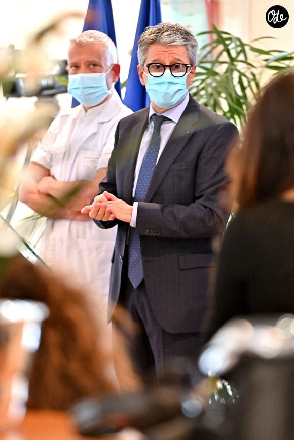 À l'hôpital, ils sont principalement pris en charge après un problème de santé aigu.

Olivier Guerin, chef du pôle gériatrie du CHU de Nice, président de la Société française de gériatrie et nouveau membre du Conseil Scientifique gouvernemental, et Bernard Gonzalez, le préfet des Alpes-Maritimes, durant le point presse à la préfecture des Alpes-Maritimes, à Nice, France, le 22 février 2021, sur l'évolution de la situation sanitaire dans le département et sur les nouvelles mesures sanitaires qui vont s'appliquer pendant les prochains 15 jours. © Bruno Bebert/Bestimage