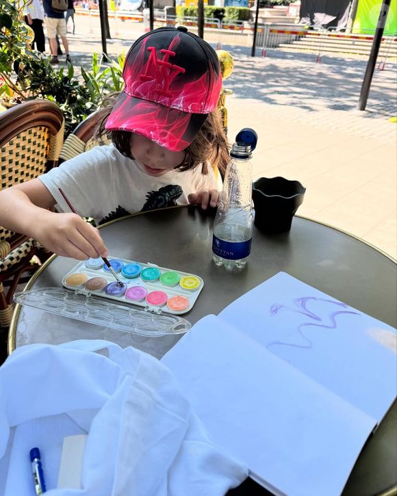 Virginie Grimaldi et son plus jeune fils sur Instagram.