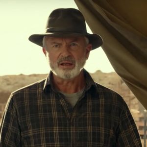 Sam Neill, acteur néo-zélandais mondialement connu pour avoir incarné le paléontologue Alan Grant dans la saga "Jurassic Park", est parti ce lundi 

dans le film "Jurassic World Dominion".
