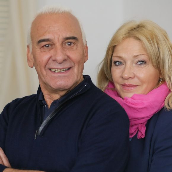 Michel Fugain et sa femme Sanda - Enregistrement de l'émission "Animaux Stars" sur la chaîne "Animaux" au Bastille Design Center à Paris, le 28 novembre 2017. © CVS / Bestimage