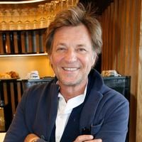 Loin du JT, Laurent Delahousse a lancé un business qui ne désemplit pas : voici qui fréquente son restaurant
