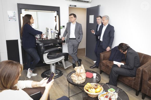 Exclusif - Juliette Briens, Gauthier Le Bret, Jean-marc Dorengeon, Lionel Stan en loge pour la nouvelle émission de C.Hanouna du week-end "Face à Hanouna" diffusée le 3 février à Paris, France, le 1er février 2024. © Jack Tribeca/Bestimage