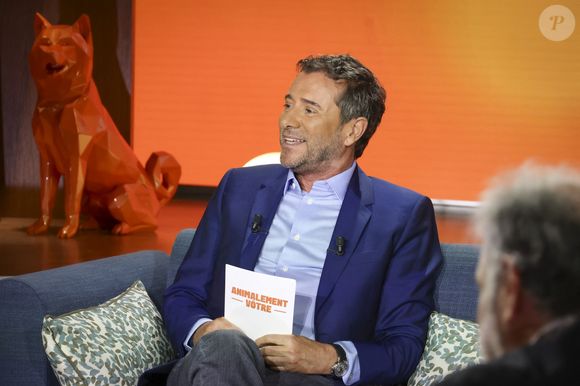 Exclusif - Bernard Montiel, sur plateau de la nouvelle émission "Animalement Vôtre" présentée par Bernard Montiel et diffusée le 9 novembre sur France 3, à Paris, France, le 13 octobre 2025. © Jack Tribeca/Bestimage