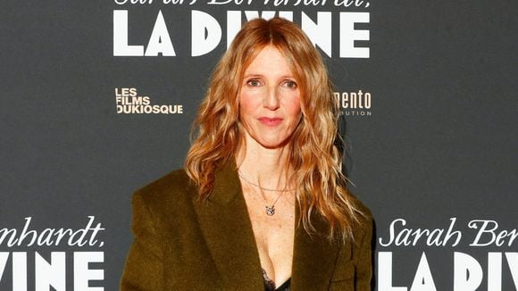 Sandrine Kiberlain a mis "sa vie entre parenthèses" pour accompagner un membre de sa famille après l'annonce de son état