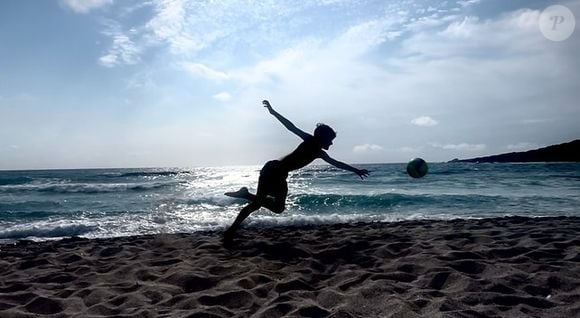 Thierry Neuvic a partagé des photos de son fils Joseph, dont la maman est Jenifer, lors de leurs vacances. Instagram le 21 août 2025.