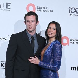 Actuellement en pleine lune de miel après un mariage digne d’un conte de fées,
Callum Turner et Dua Lipa à la 34e soirée de visionnage des Oscars de la Fondation Elton John AIDS à West Hollywood, Californie. Credit : Michael Mattes / AdMedia (Credit Image : © Michael Mattes/AdMedia via ZUMA Press / Bestimage Wire / Bestimage)
