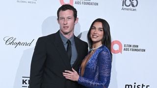 Lune de miel de rêve en Toscane pour Dua Lipa et Callum Turner : découvrez l'hôtel d'exception, à flanc de falaise, où ils séjournent