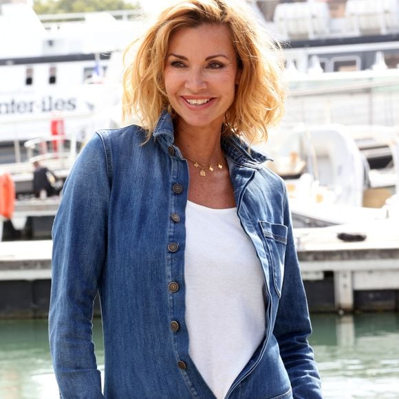 Si elle s'affiche si en forme, c'est parce qu'elle prend soin d'elle.

Ingrid Chauvin de "Demain nous appartient" - Festival de la Fiction de La Rochelle. Le 18 septembre 2021
© Jean-Marc Lhomer / Bestimage