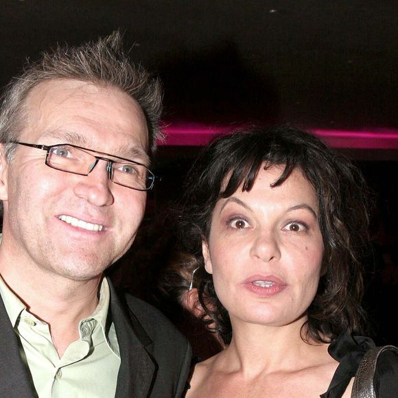 Très proche d'Isabelle Mergault depuis des décennies, Laurent Ruquier était l'un des seuls au courant du combat qu'elle menait face à la maladie...

Laurent Ruquier et Isabelle Mergault posent lors d'une soirée à l'Etoile à Paris, France, pour célébrer le lancement du DVD de la pièce 'Si C'était un Refaire'. Photo par Benoit Pinguet/Abaca