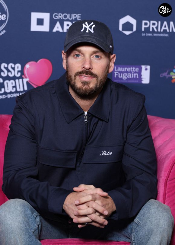 Cette visite s'inscrivait dans le cadre du tournage d'un documentaire de France Télévisions consacré aux Polonais venus travailler en France.

Matt Pokora (M. Pokora) à la 16e édition de l'événement caritatif "Glisse en cœur" au Grand Bornand, le 22 mars 2025. 

© Denis Guignebourg/Bestimage