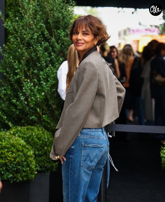 L'actrice américaine est apparue métamorphosée avec une toute nouvelle coiffure ultra-tendance.

Halle Berry arrive au "Chanel Through The Lens Luncheon" à New York.

© Bestimage
