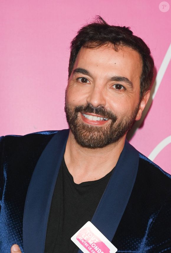 Il a révélé leur existence sur Instagram puis lors d’interviews télévisées.

Exclusif - Kamel Ouali - Backstage - Enregistrement de l'émission "Tout le monde chante contre le cancer, les stars relèvent le défi" dans le cadre du gala de l'association "Tout le monde chante contre le cancer" présentée par J.Anthony au Dôme de Paris