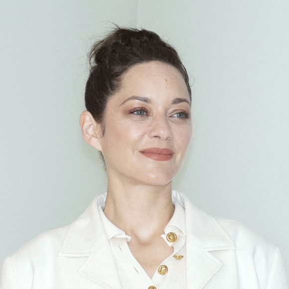 Marion Cotillard lors du "Défilé Chanel Métiers d'art 2026 à Séoul" au Centre Pompidou Hanwha à Séoul, le 26 mai 2026. Photo de Lee Young-ho/SPUS/ABACAPRESS.COM