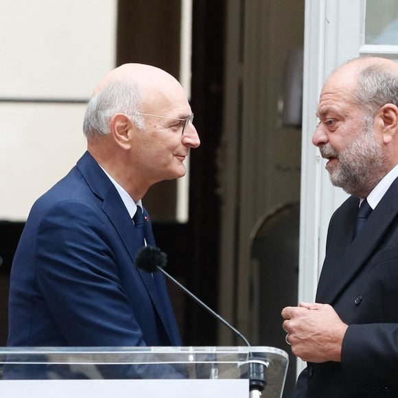 Eric Dupond-Moretti, ancien ministre de la Justice, garde des sceaux, Didier Migaud, ministre de la Justice lors de la passation de pouvoir au ministère de la Justice après la mise en place du gouvernement Barnier à Paris le 23 septembre 2024.

© Christophe Clovis / Bestimage