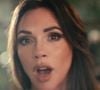 À tel point qu'elle choisit même des établissements pour suivre des cures lorsqu'elle en a l'occasion.
Victoria Beckham dans une publicité pour sa marque "Victoria Beckham Beauty Line".