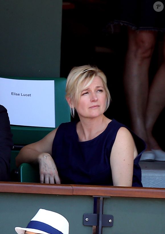 Anne-Elisabeth Lemoine - Personnalités dans les tribunes lors des internationaux de France de Roland Garros à Paris. Le 10 juin 2017. 
© Jacovides - Moreau / Bestimage